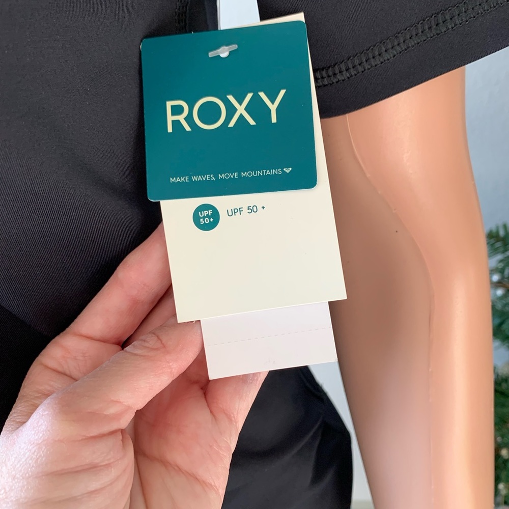 Roxy Black Rash Guard (L) - Picture 3 of 6